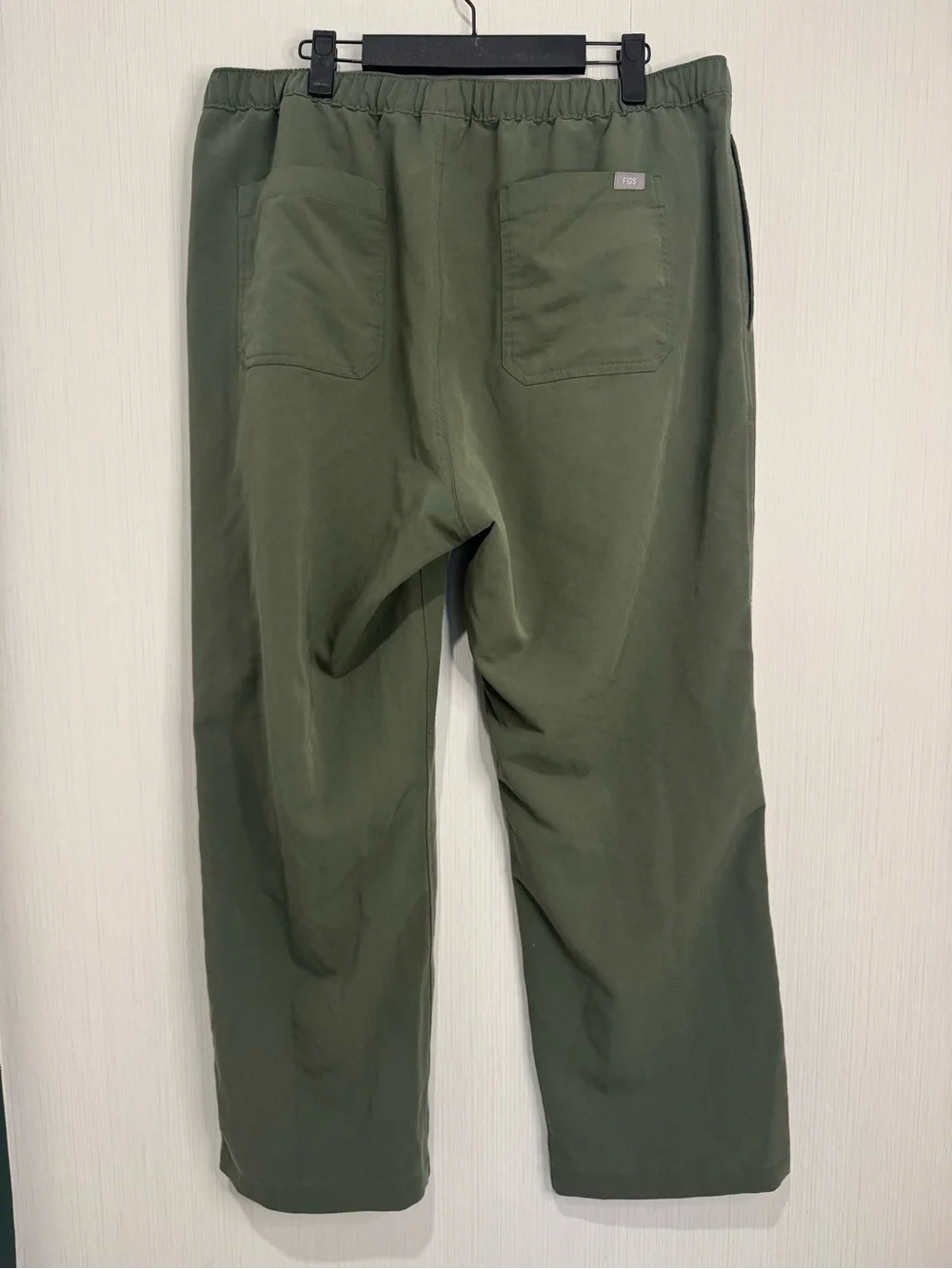 FIGS Pisco Scrub Pant. XL Short. Green. No flaws noted.